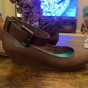 Blowfish Women's Brown Wedge Ballerina Flats with Ankle Strap size 7.5